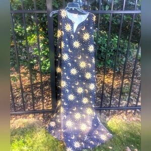 Sleeveless summer maxi dress.